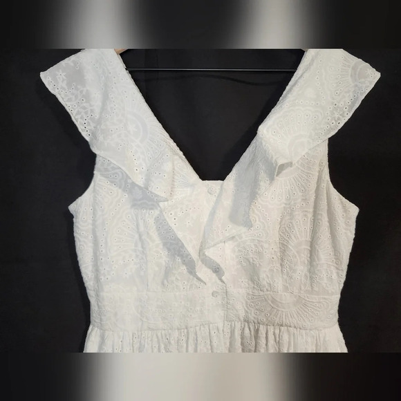 Cremieux Dress Women's Size 8 White Eyelet Ruffle Summer Preppy Midi Scallop Hem - Picture 4 of 9